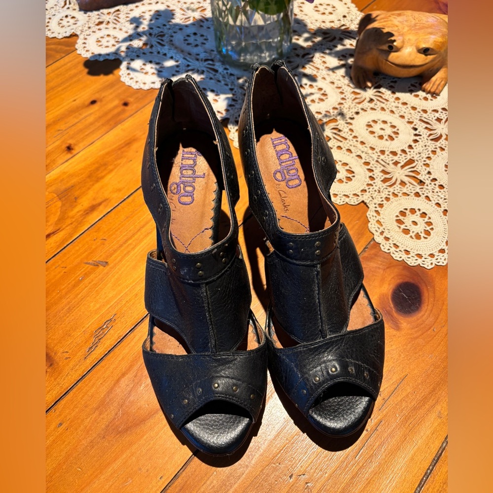 Indigo by Clarks  Black Open Toe Heels size 7.5